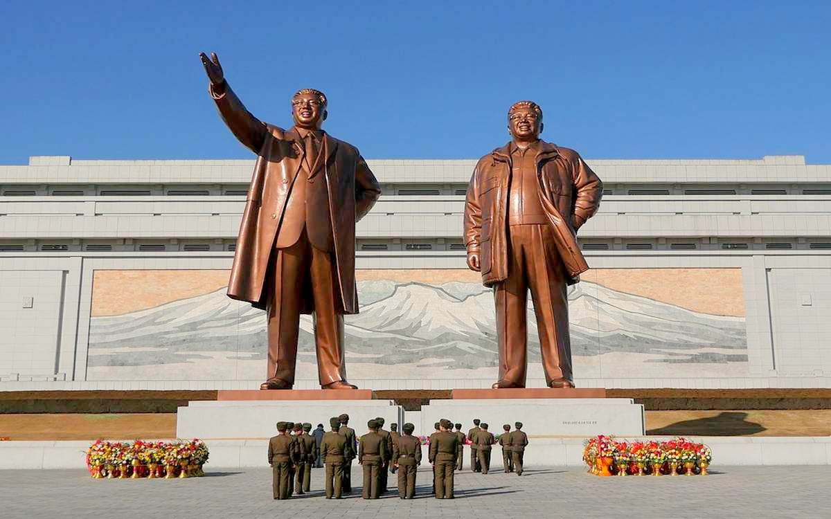 Foto: Nordkorea Pjönjang Großmonument Mansudae