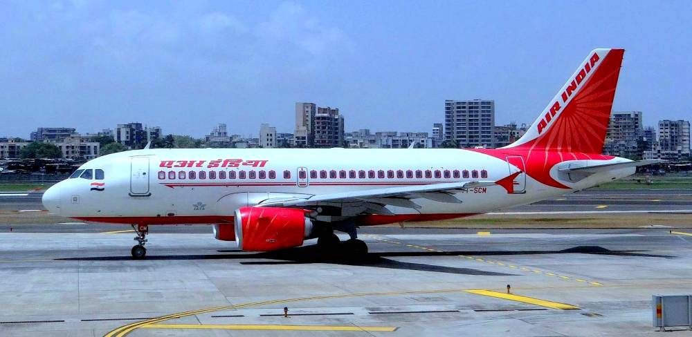 Foto: Flugzeug Air India Airbus am Flughafen Mumbai